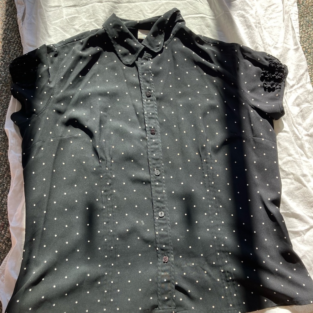 Covington Women’s Sz Med Black w/ white dots blouse